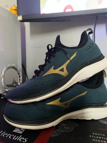 Tênis Mizuno 41/42 original 