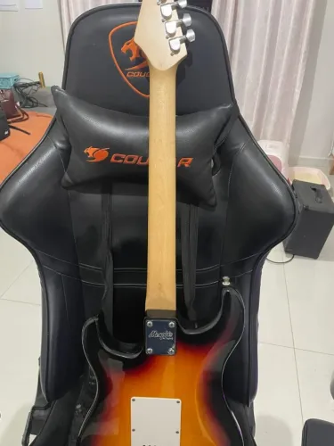 Guitarra Memphis MG22 + Caixa amplificadora G20