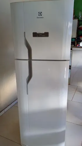 Geladeira Eletrolux 370L