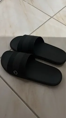 Vendo chinelo da Cartago masculino.