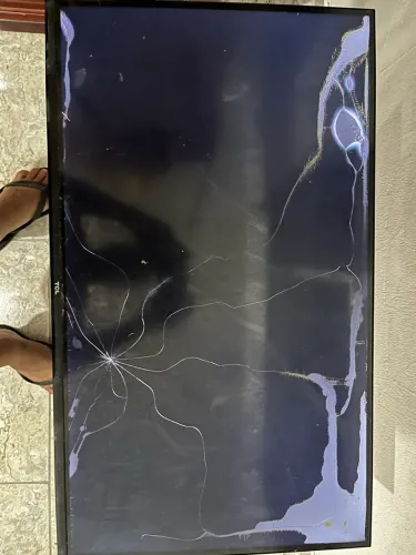 Vendo Tv TCL (32S400AF) para tirar peças