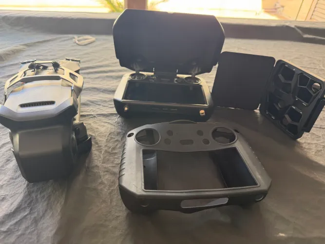 DJI Mavic 3 pro combo