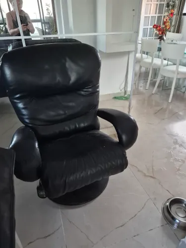 Linda cadeira em couro