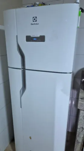 Geladeira Electrolux 310 litros