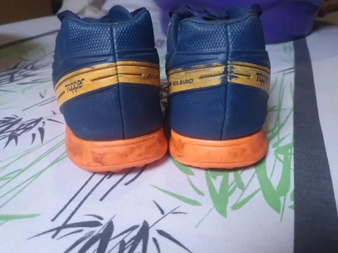 Vendo essa chuteira sosite pq esta apertada tamanho 36