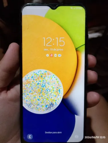 Vendo celular a 03 é usado mais funciona perfeitamente