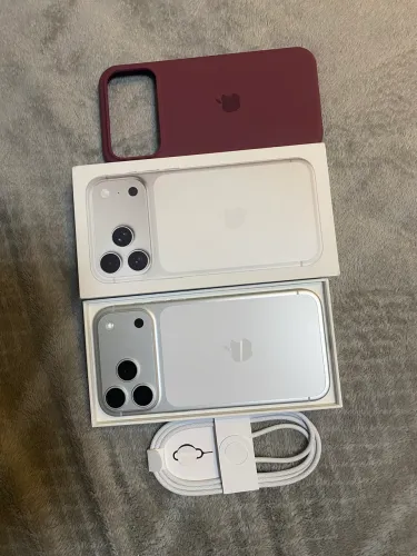 iPhone 17 Pro Max Silver