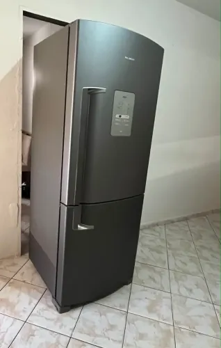 Geladeira Brastemp inverte inox