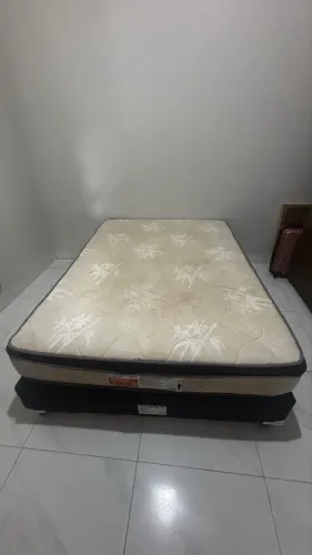 Cama box de casal com colchão