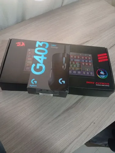 Combo Gamer Semi-Novo mouse Logitech + teclado mecânico dark Avenger switch BLUE rgb