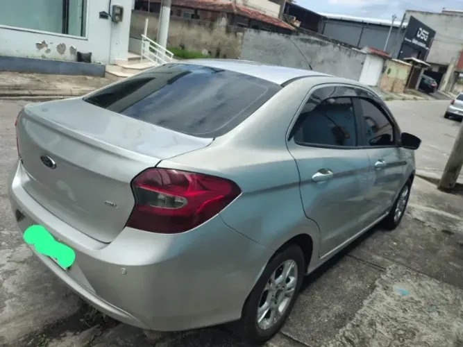 Ford KA+ Sedan 1.5 SEL 16V Flex 4P 2015