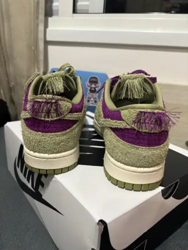 Tênis Nike Dunk Low Retro SE na cor Viotech Dusty Olive