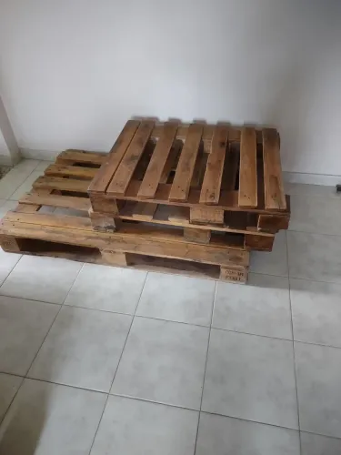 VENDO 04 PEÇAS DE PALETES R$ 100,00