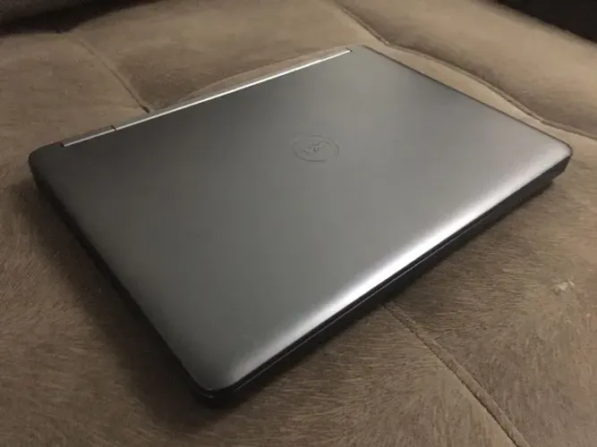 Notebook Dell i5 Latitude 4a Geração c/ Placa de Vídeo Dedicada, 8Gb de Ram e SSD de 120Gb