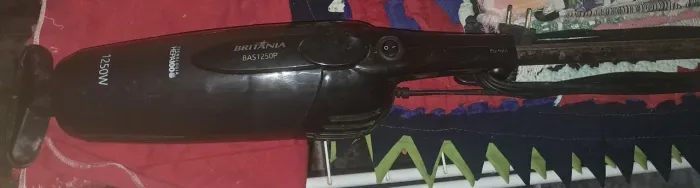 Aspirador de Pó Vertical Britânia 1250W - Forte e Funcional