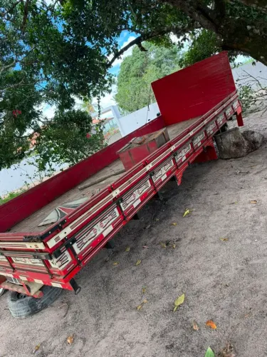 Carroceria 7,5x2,5m caminhão
