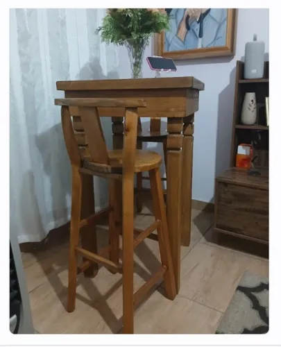 Mesa de  canto de sala ,tipo barzinho 