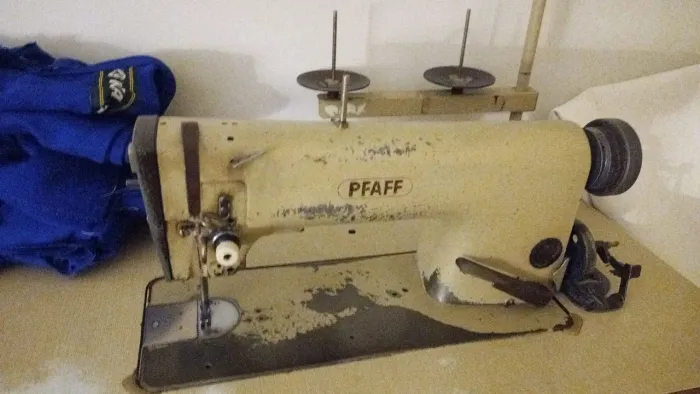 Maquina industrial PFAFF