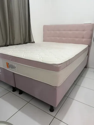 Cama Queen size , ventilador turbo Arno e espelho 