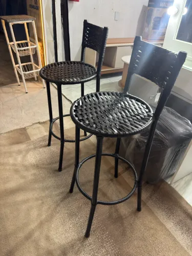 Banqueta para balcão novo disponível