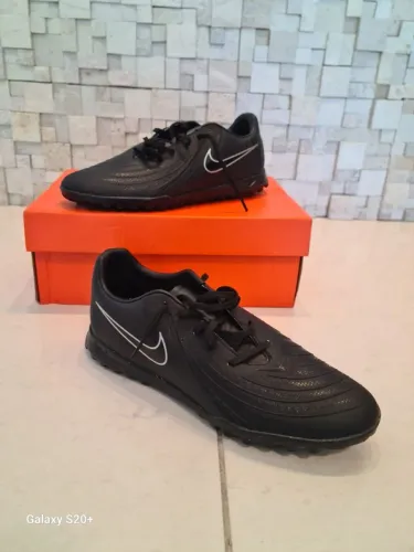 Chuteira NIKE TAM 39 Phantom GX II Academy TF