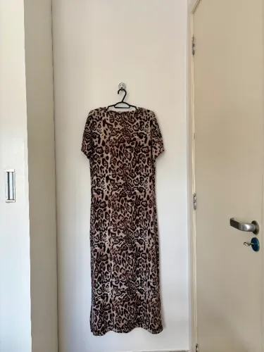 Vestido Midi Le Lis Blanc Animal Print Onça - Tamanho P 