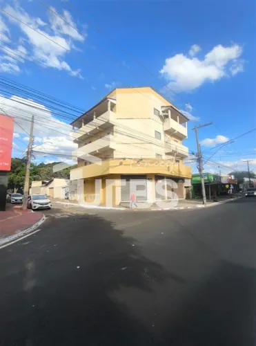 Prédio Comercial à venda| 6 Apartamentos| 2 Lojas Comerciais |460m² |
