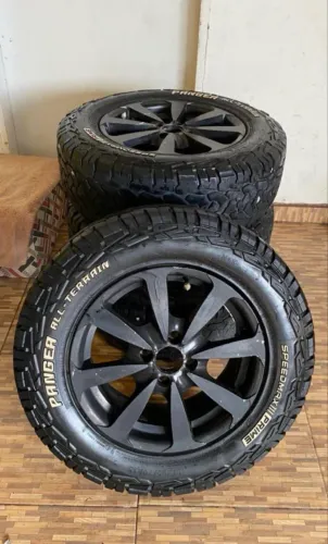  VENDO JOGO DE RODAS + PNEUS ALL-TERRAIN.