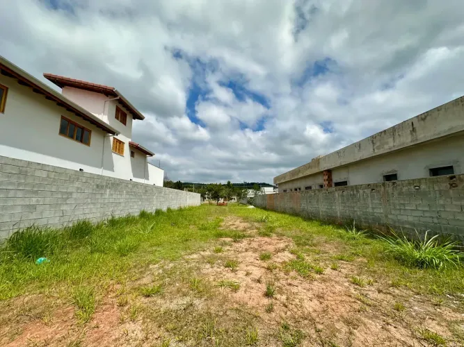 Imóvel para venda possui 646 metros quadrados em Paiao - Guararema - SP