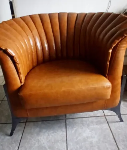 Poltrona de Couro Woen