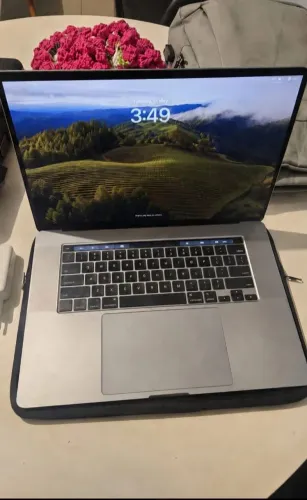 MacBook Pro 16? 2019 ? i7 - 4GB Video - 16GB RAM