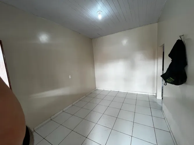 Aluga-se apartamento