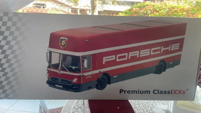Onibus Porsche 1:18 Premium Class XXs