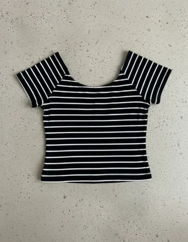Blusa Cropped Listrada