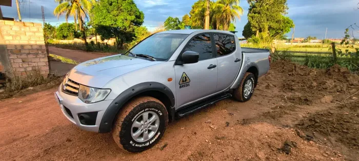 Mitsubishi L200 Triton GLS 3.2 CD TB Int.diesel MEC 2013