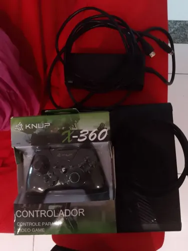 Vendo Xbox 360 Bloqueado + 66 jogos