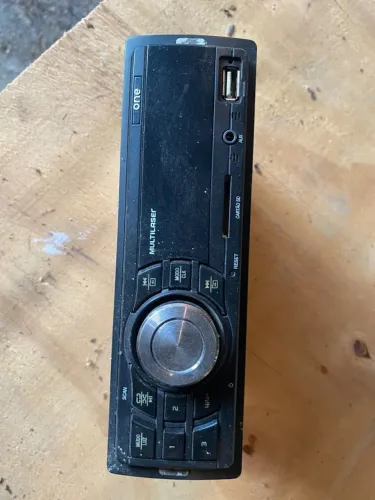 Caixa de SOM com rádio e módulo