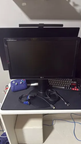 Monitor LG+Suporte mesa articulado + conversor VGA > Hdmi