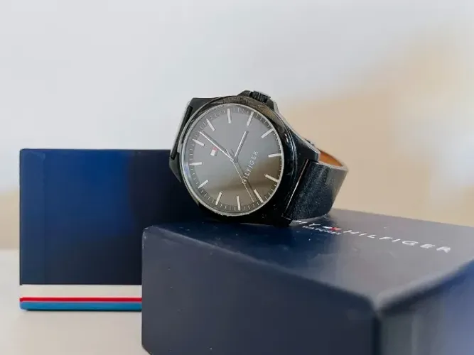Relógio Tommy Hilfiger Masculino Couro Preto