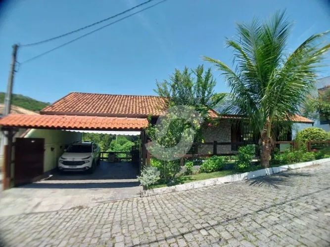 Casa com 3 dormitórios à venda, 200 m² por R$ 950.000,00 - Pendotiba - Niterói/RJ
