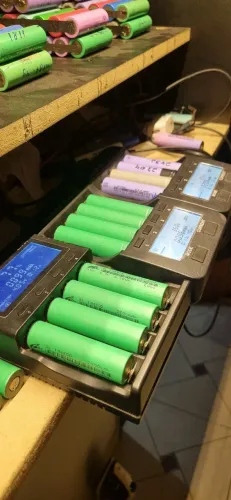 Vendo Células de lítio 18650 com mais de 2000mAh 