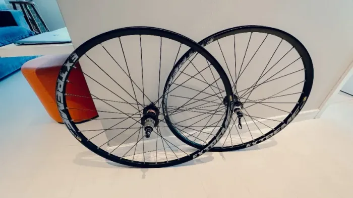 Par de Rodas Vzan Extreme Aro 29 com Cubos Novatec - MTB