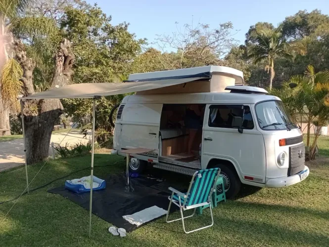 Volkswagen Kombi Furgão 1.4 MI Total Flex 8V 2014