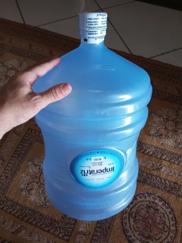Galão de 20L de água 