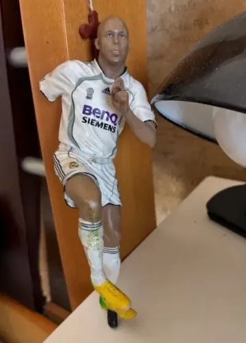 Rara figura/boneco original- Ronaldo fenômeno real Madrid (Para restauração)