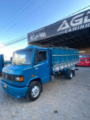 M/Benz 710 ano 2007