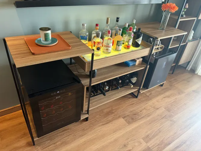 Aparador / Buffet / Bar Metal e Madeira