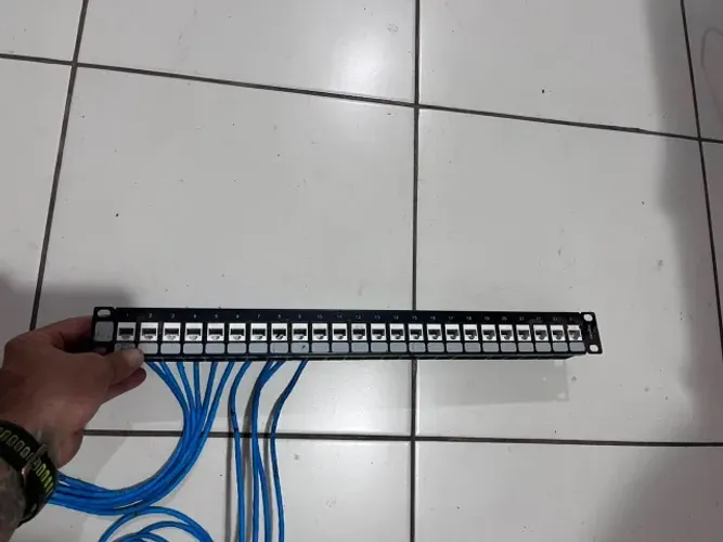 PATCHPANEL C/GUIA - CAT5/6/6A DESCARREGADO 632850-LEGRAND