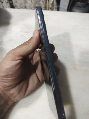 Celular bom funcionando , tem que trocar a tela