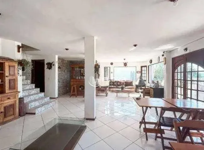 Casa com 10 dormitórios à venda, 375 m² por R$ 3.000.000 - Piratininga - Niterói/RJ